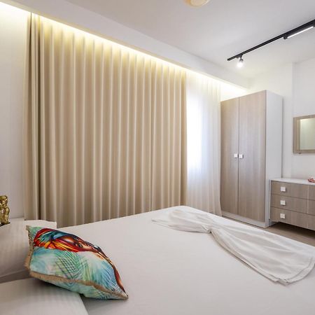 Al Mare Rooms Саранде Екстериор снимка