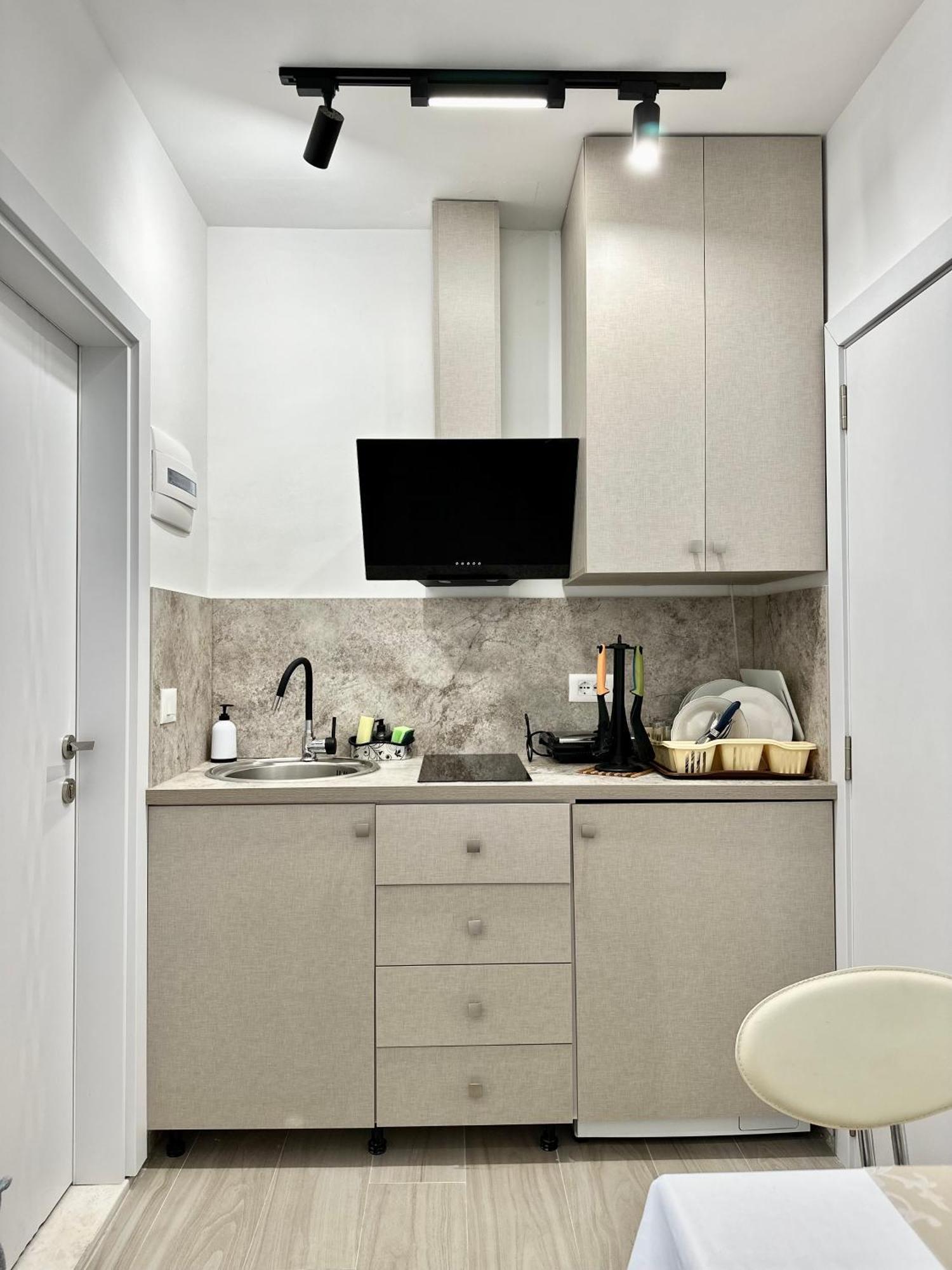Al Mare Rooms Саранде Екстериор снимка