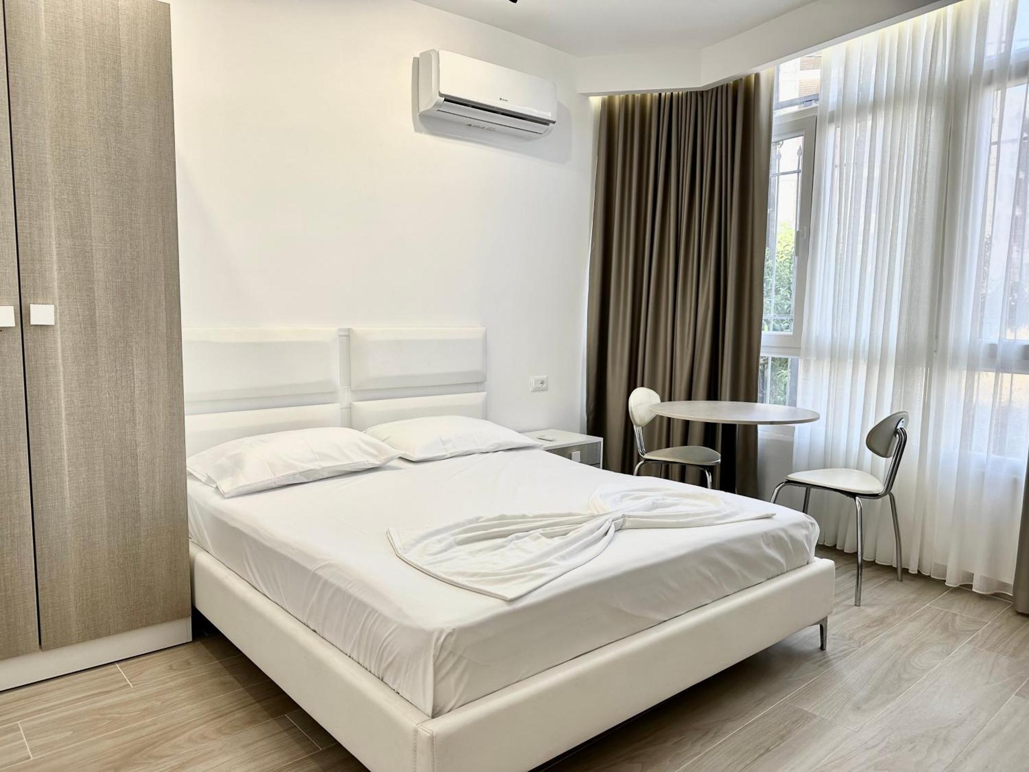 Al Mare Rooms Саранде Екстериор снимка