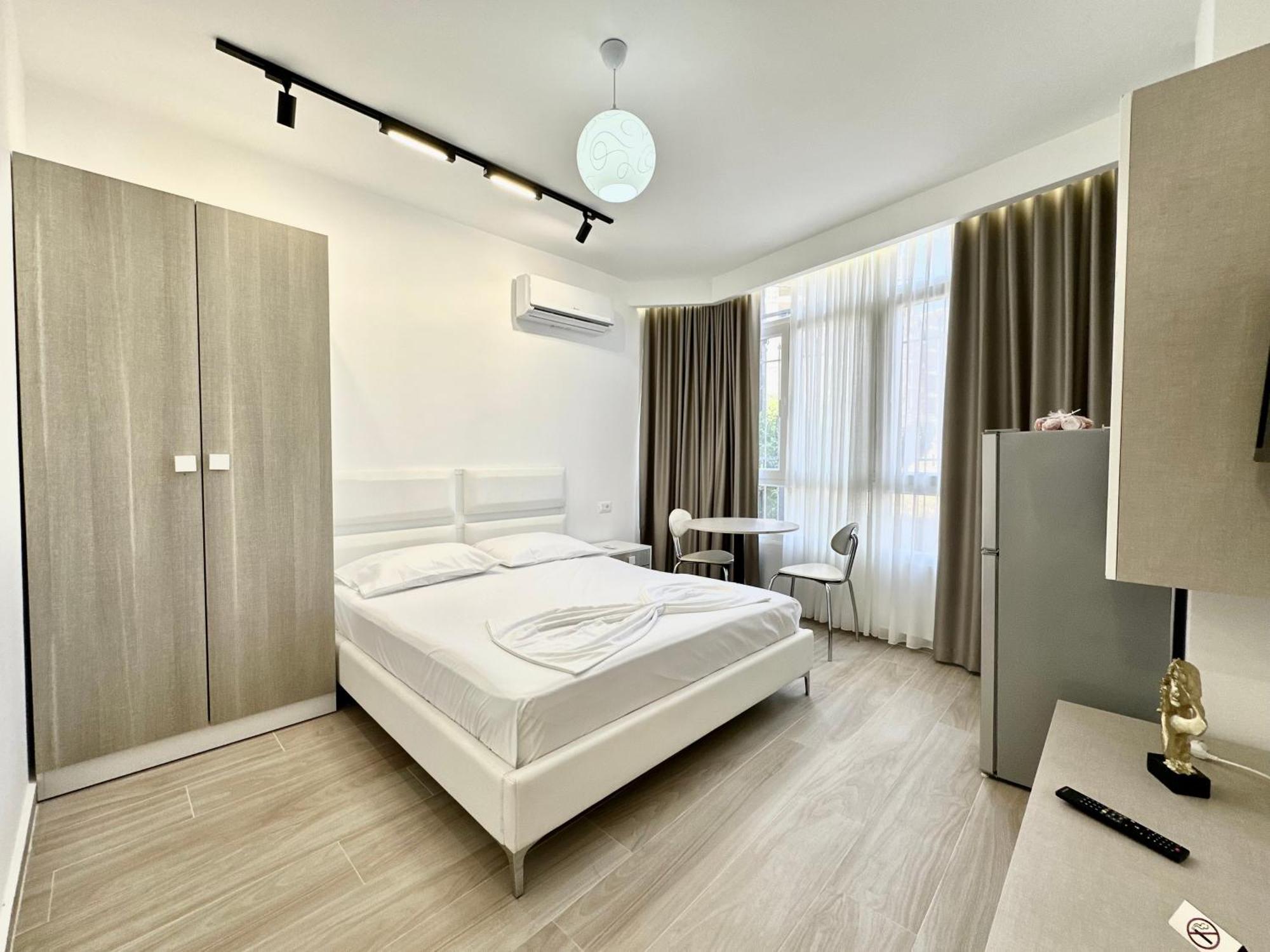 Al Mare Rooms Саранде Екстериор снимка