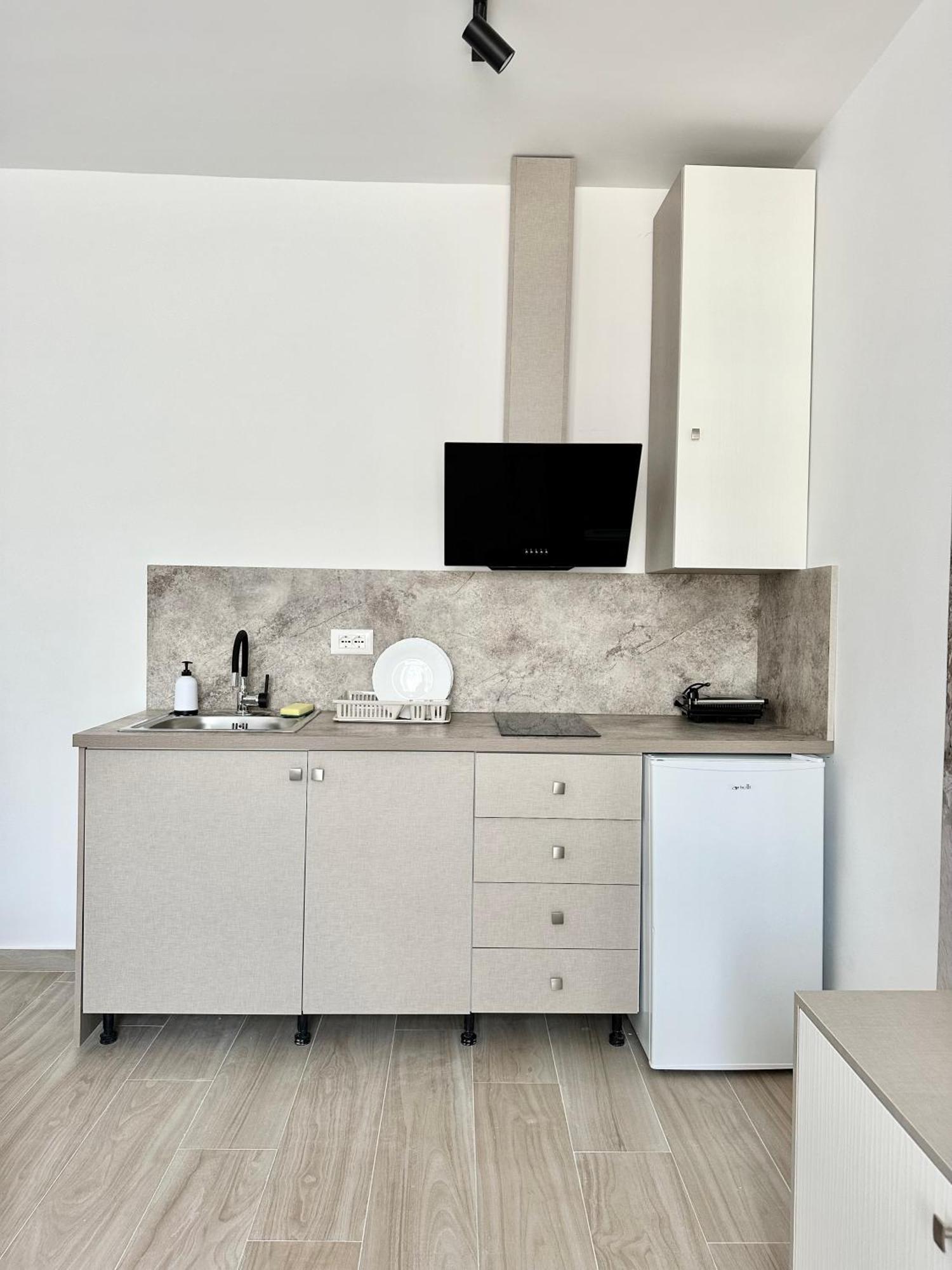 Al Mare Rooms Саранде Екстериор снимка