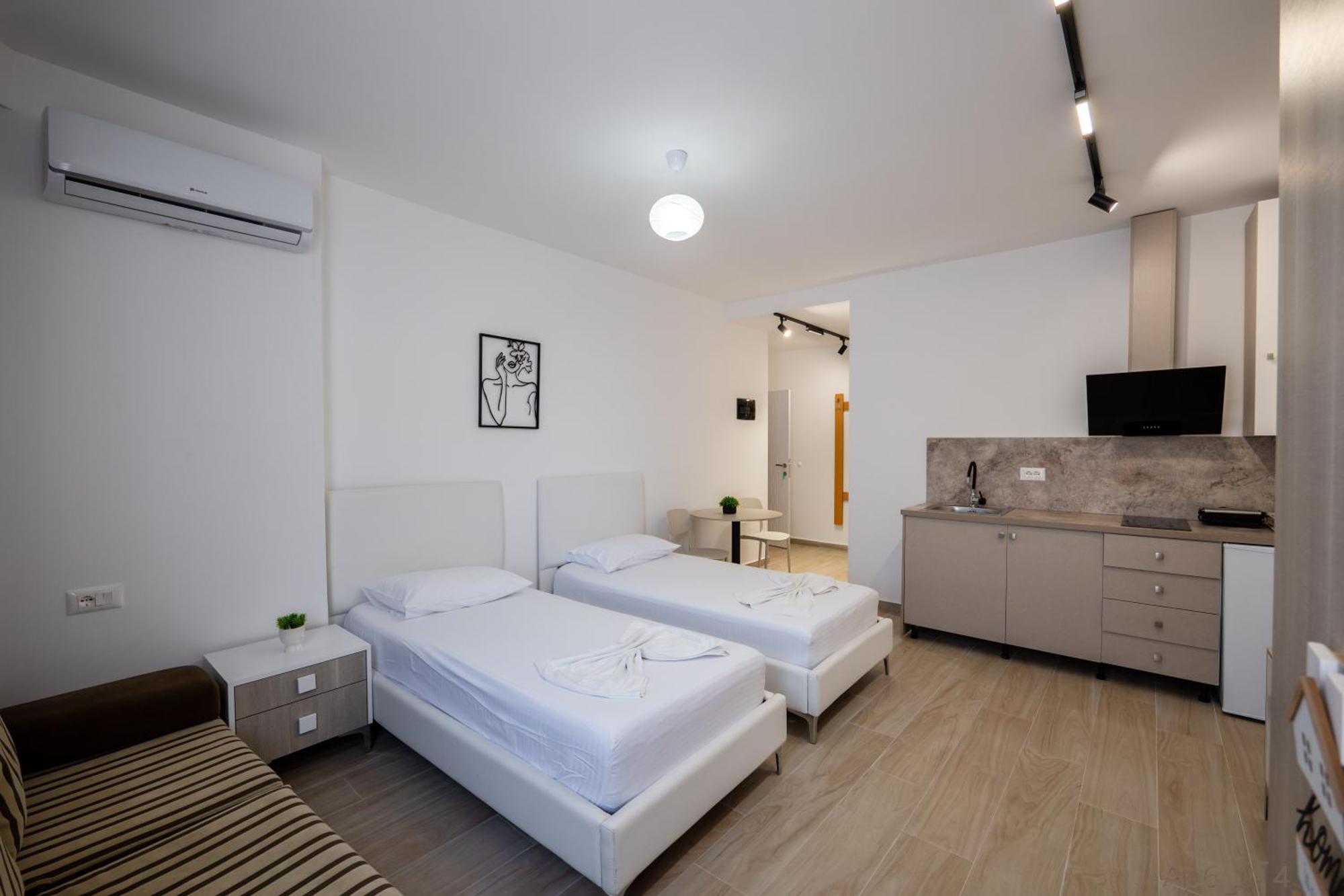 Al Mare Rooms Саранде Екстериор снимка