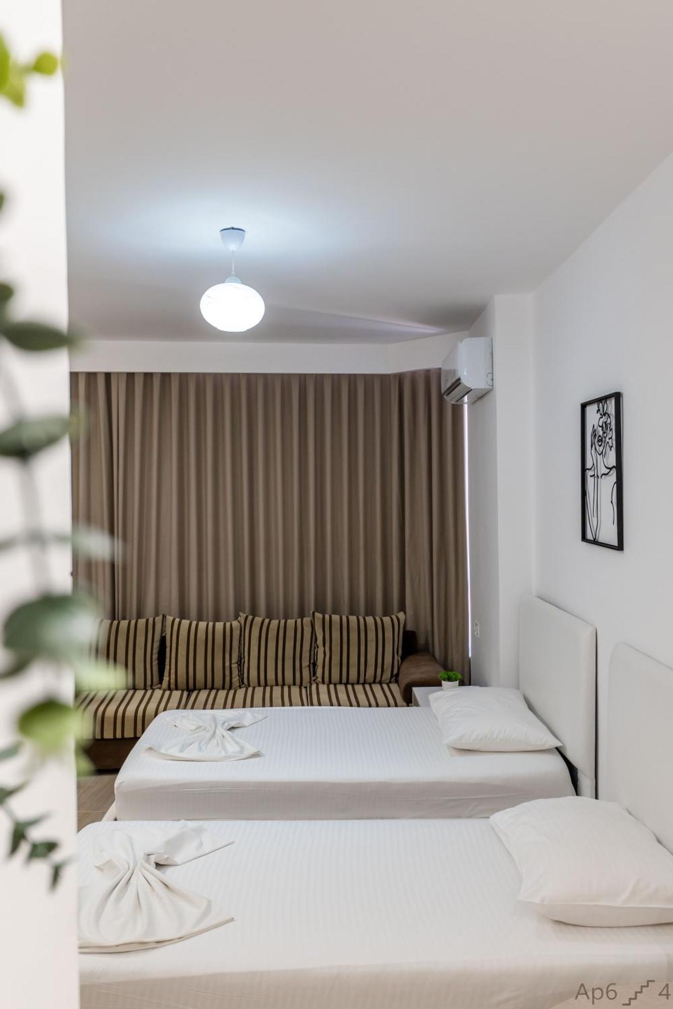 Al Mare Rooms Саранде Екстериор снимка