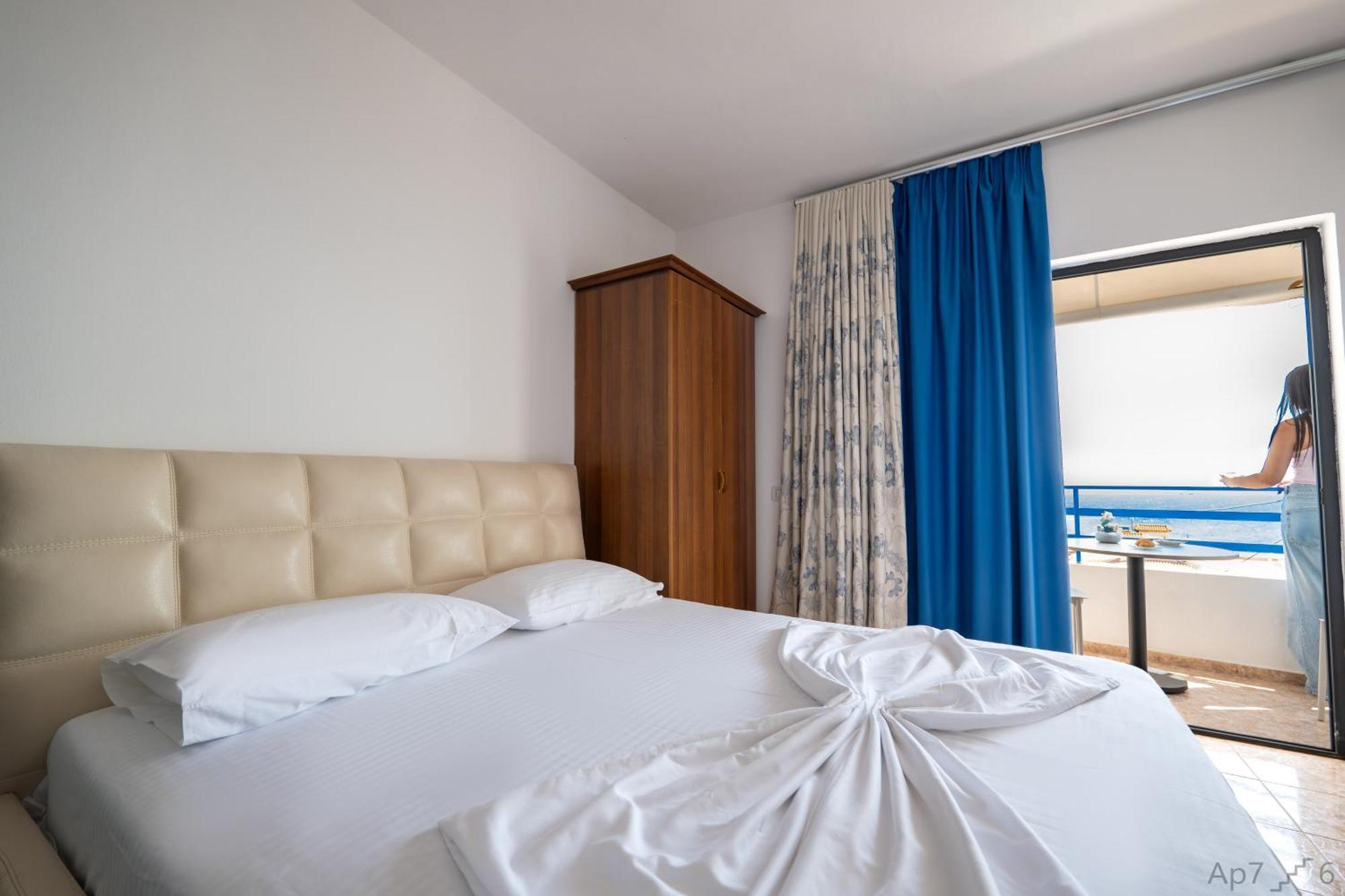 Al Mare Rooms Саранде Екстериор снимка